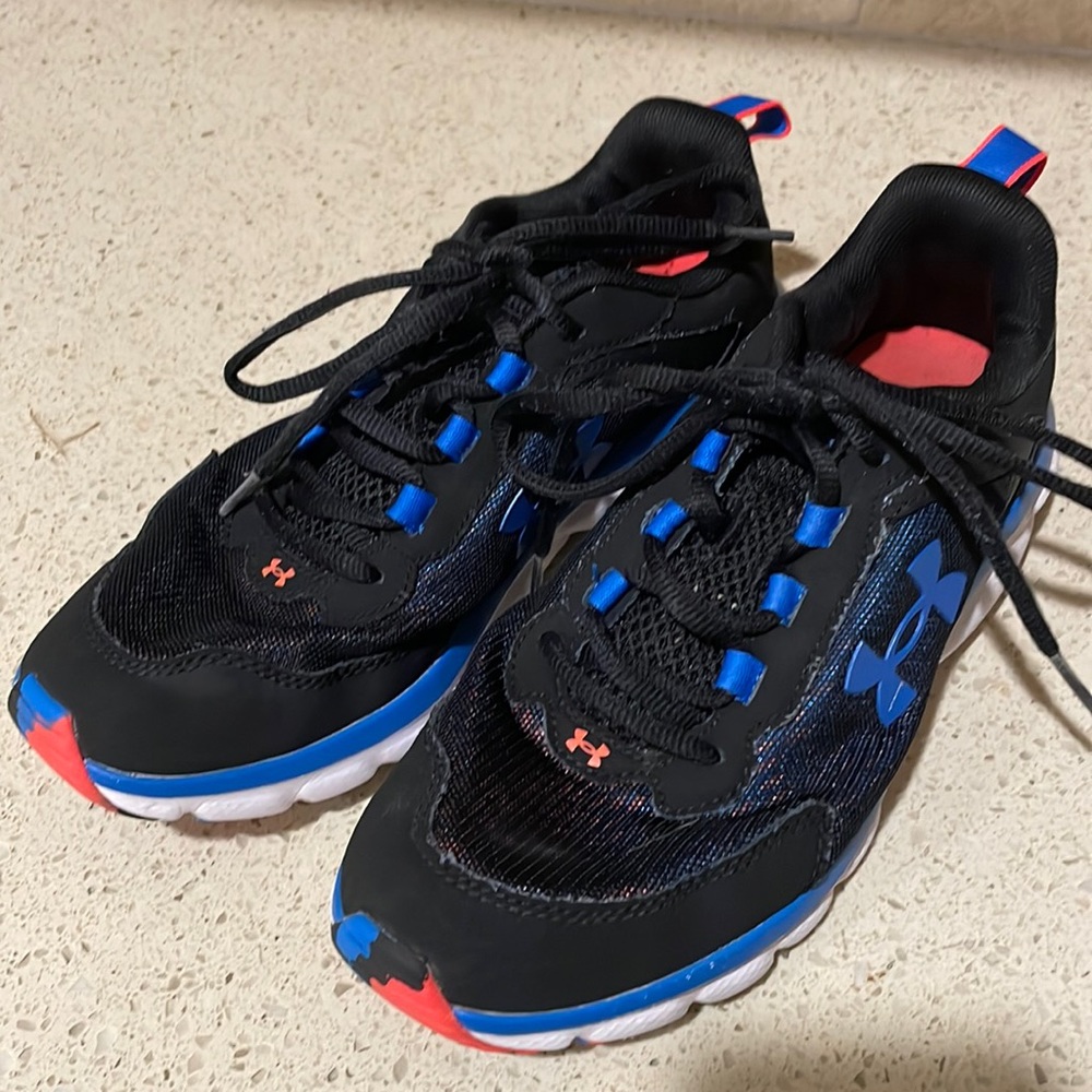 Under armor boys sneakers